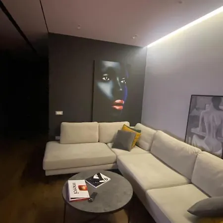 Luxury View Near Center